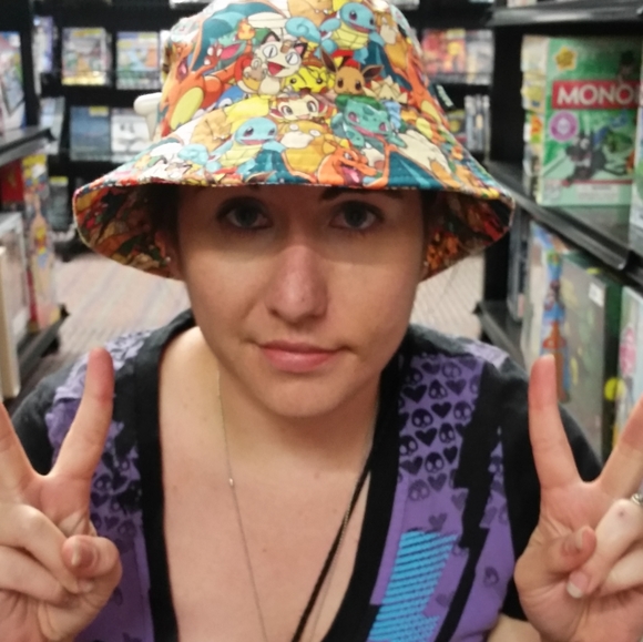 Meet your Posher, Carly - Picture 2 of 3